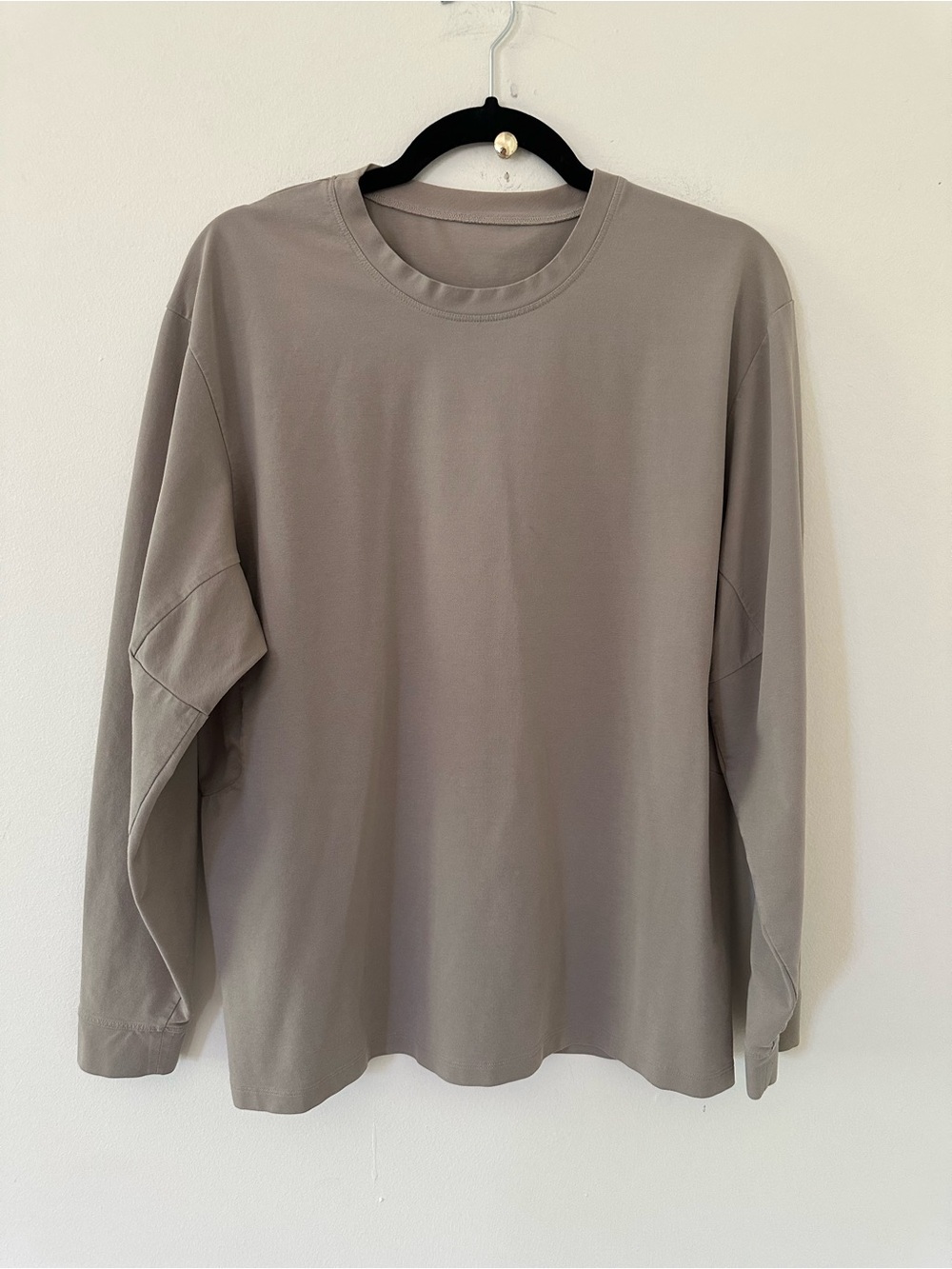 Lululemon relaxed fit training Long Sleeve Crewneck Top - Light Taupe